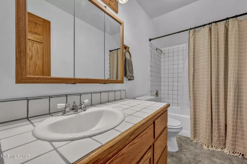 670 Valle Verde, Sparks, Nevada 89441, 3 Bedrooms Bedrooms, ,3 BathroomsBathrooms,Residential,Residential,Valle Verde,250050254