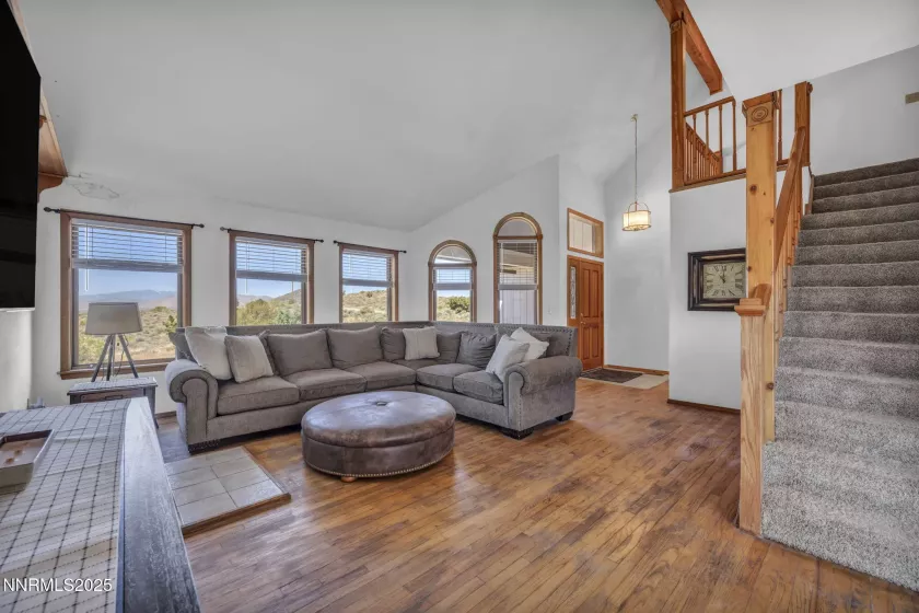 670 Valle Verde, Sparks, Nevada 89441, 3 Bedrooms Bedrooms, ,3 BathroomsBathrooms,Residential,Residential,Valle Verde,250050254