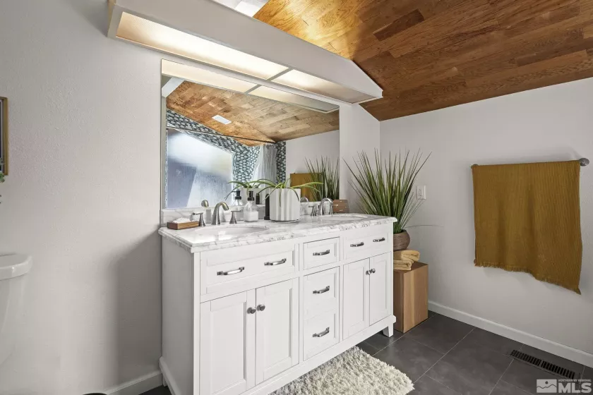 1963 Villa, Reno, Nevada 89509, 2 Bedrooms Bedrooms, ,3 BathroomsBathrooms,Residential,Residential,Villa,250006486