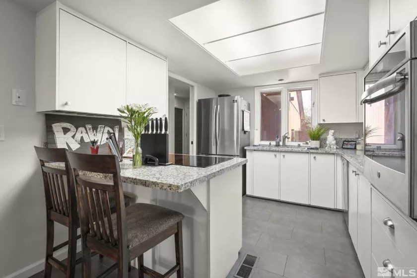1963 Villa, Reno, Nevada 89509, 2 Bedrooms Bedrooms, ,3 BathroomsBathrooms,Residential,Residential,Villa,250006486