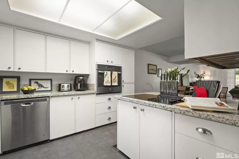 1963 Villa, Reno, Nevada 89509, 2 Bedrooms Bedrooms, ,3 BathroomsBathrooms,Residential,Residential,Villa,250006486