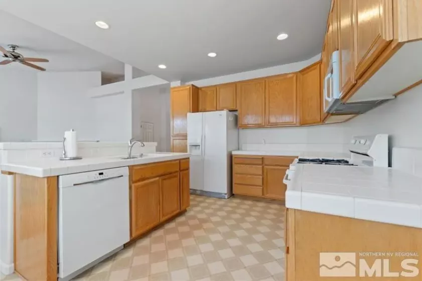 5979 Hidden Highlands, Reno, Nevada 89502, 4 Bedrooms Bedrooms, ,2 BathroomsBathrooms,Residential,Residential,Hidden Highlands,250006488