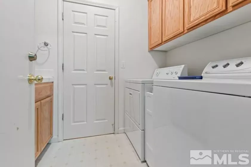 5979 Hidden Highlands, Reno, Nevada 89502, 4 Bedrooms Bedrooms, ,2 BathroomsBathrooms,Residential,Residential,Hidden Highlands,250006488