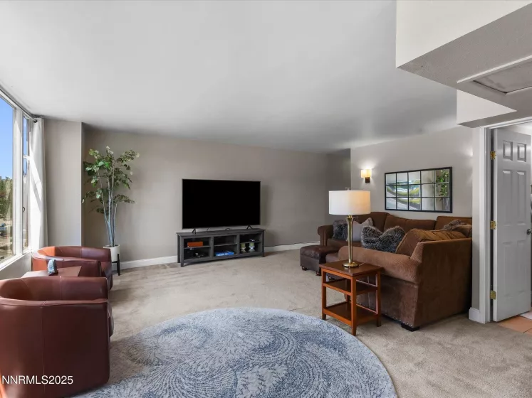 280 Island, Reno, Nevada 89501, 1 Bedroom Bedrooms, ,2 BathroomsBathrooms,Residential,Residential,Island,250050274