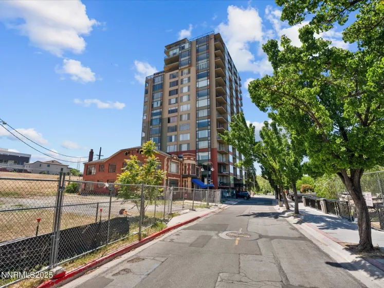 280 Island, Reno, Nevada 89501, 1 Bedroom Bedrooms, ,2 BathroomsBathrooms,Residential,Residential,Island,250050274