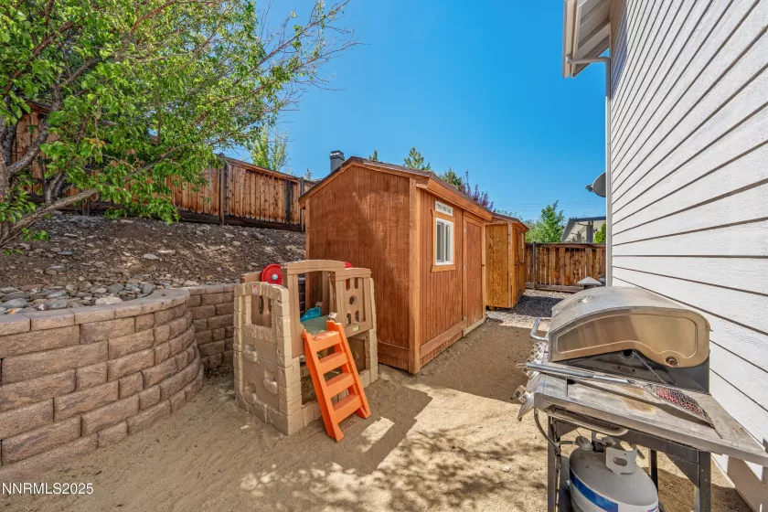 1011 Keystone, Gardnerville, Nevada 89460, 5 Bedrooms Bedrooms, ,4 BathroomsBathrooms,Residential,Residential,Keystone,250050280