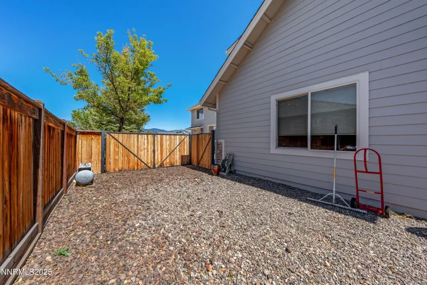 1011 Keystone, Gardnerville, Nevada 89460, 5 Bedrooms Bedrooms, ,4 BathroomsBathrooms,Residential,Residential,Keystone,250050280