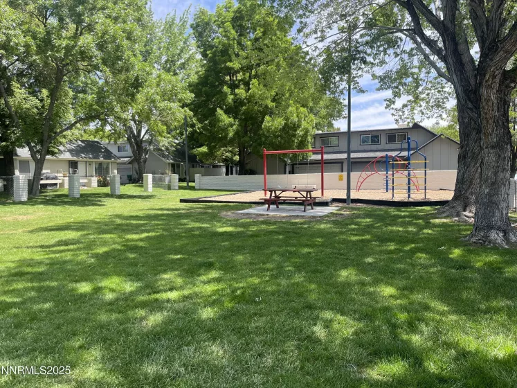 1702 London, Sparks, Nevada 89431, 2 Bedrooms Bedrooms, ,2 BathroomsBathrooms,Residential,Residential,London,250050307