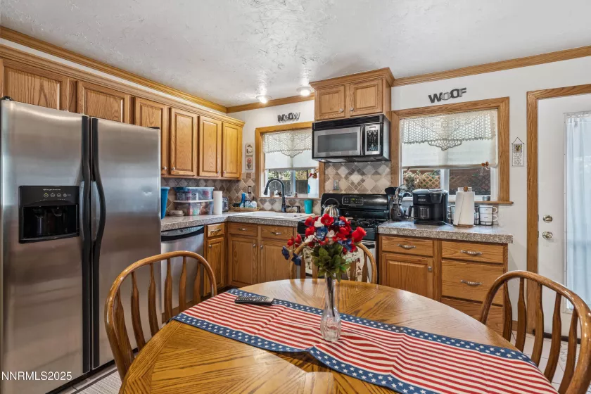 2450 Pinter, South Lake Tahoe, California 96150, 4 Bedrooms Bedrooms, ,3 BathroomsBathrooms,Residential,Residential,Pinter,250050311