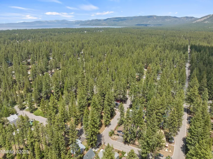 2450 Pinter, South Lake Tahoe, California 96150, 4 Bedrooms Bedrooms, ,3 BathroomsBathrooms,Residential,Residential,Pinter,250050311