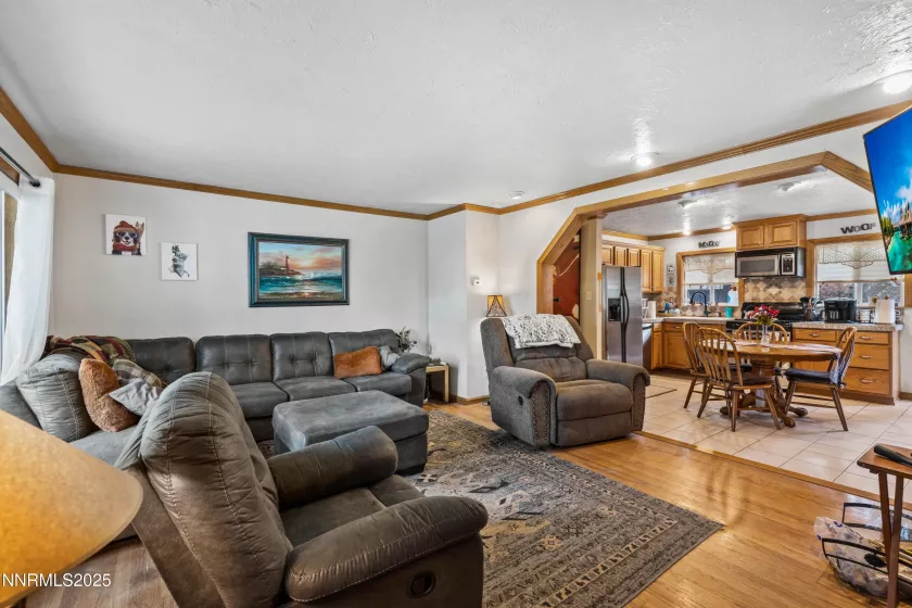 2450 Pinter, South Lake Tahoe, California 96150, 4 Bedrooms Bedrooms, ,3 BathroomsBathrooms,Residential,Residential,Pinter,250050311