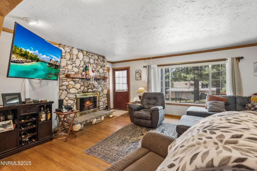 2450 Pinter, South Lake Tahoe, California 96150, 4 Bedrooms Bedrooms, ,3 BathroomsBathrooms,Residential,Residential,Pinter,250050311