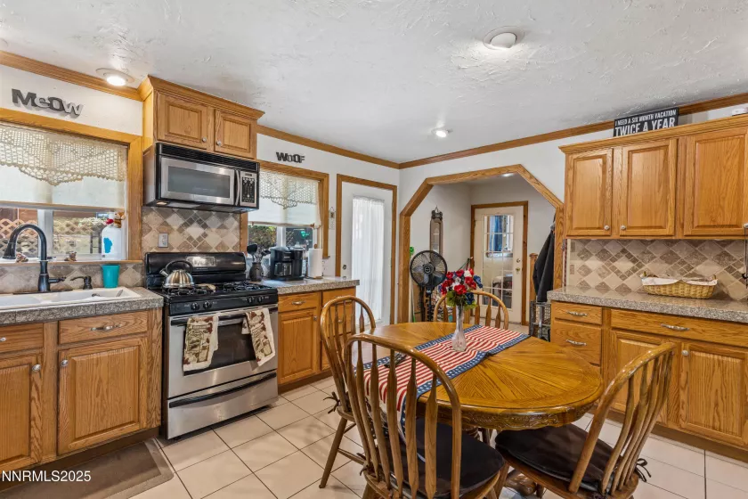 2450 Pinter, South Lake Tahoe, California 96150, 4 Bedrooms Bedrooms, ,3 BathroomsBathrooms,Residential,Residential,Pinter,250050311