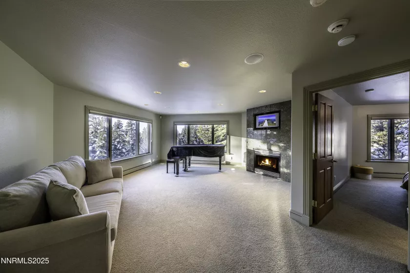124 Delissa, Stateline, Nevada 89449, 4 Bedrooms Bedrooms, ,5 BathroomsBathrooms,Residential,Residential,Delissa,250050324