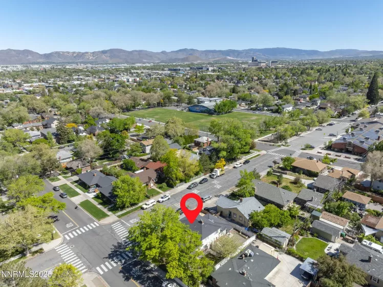 1001 Lander, Reno, Nevada 89509, ,Residential Income,Residential,Lander,250050327