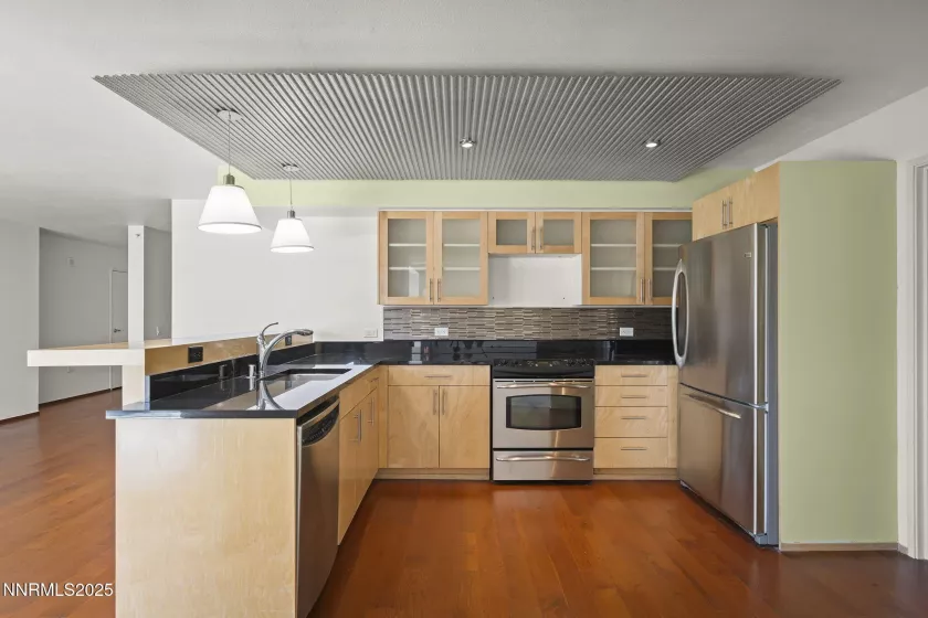 255 Sierra, Reno, Nevada 89501, 1 Bedroom Bedrooms, ,2 BathroomsBathrooms,Residential,Residential,Sierra,250050342