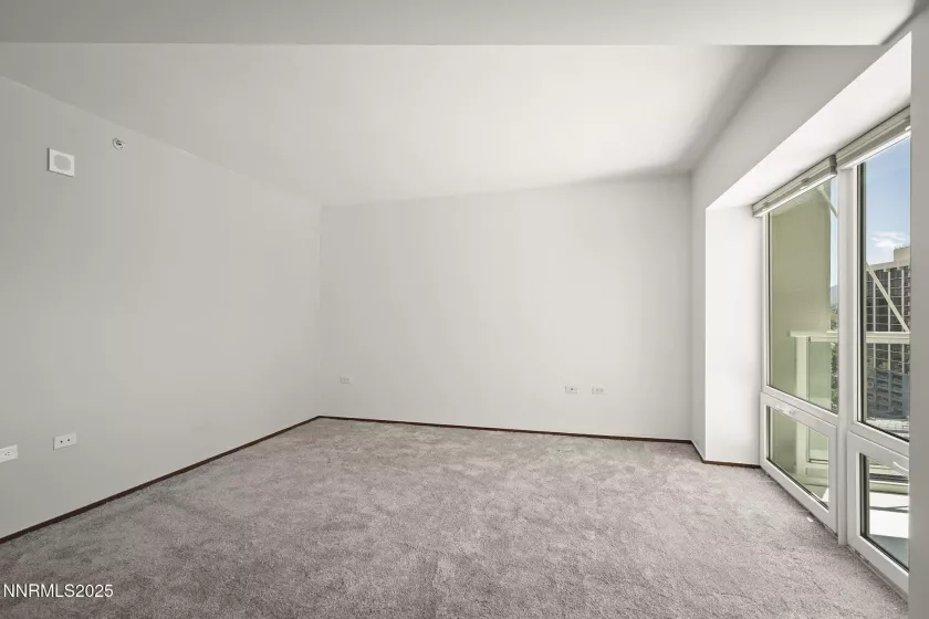 255 Sierra, Reno, Nevada 89501, 1 Bedroom Bedrooms, ,2 BathroomsBathrooms,Residential,Residential,Sierra,250050342