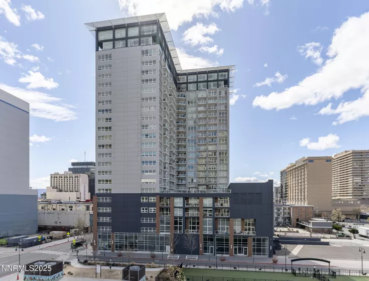 255 Sierra, Reno, Nevada 89501, 1 Bedroom Bedrooms, ,2 BathroomsBathrooms,Residential,Residential,Sierra,250050342