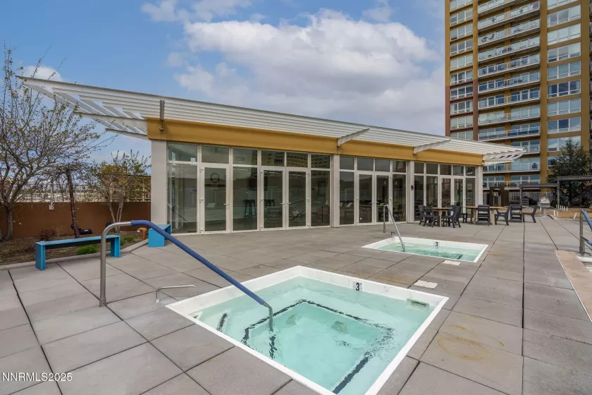 255 Sierra, Reno, Nevada 89501, 1 Bedroom Bedrooms, ,2 BathroomsBathrooms,Residential,Residential,Sierra,250050342
