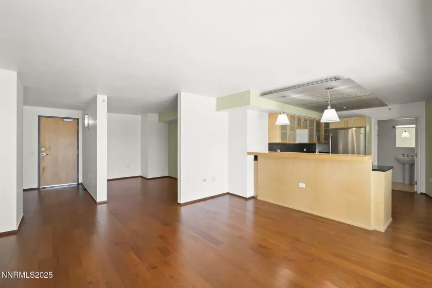 255 Sierra, Reno, Nevada 89501, 1 Bedroom Bedrooms, ,2 BathroomsBathrooms,Residential,Residential,Sierra,250050342