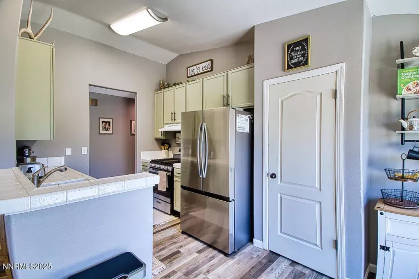 1563 Maria, Fernley, Nevada 89408, 4 Bedrooms Bedrooms, ,2 BathroomsBathrooms,Residential,Residential,Maria,250050290