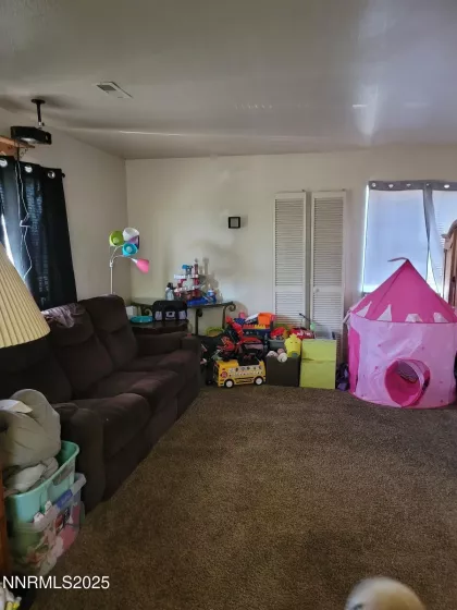 135 Curry, Fernley, Nevada 89408, ,Residential Income,Residential,Curry,250050291
