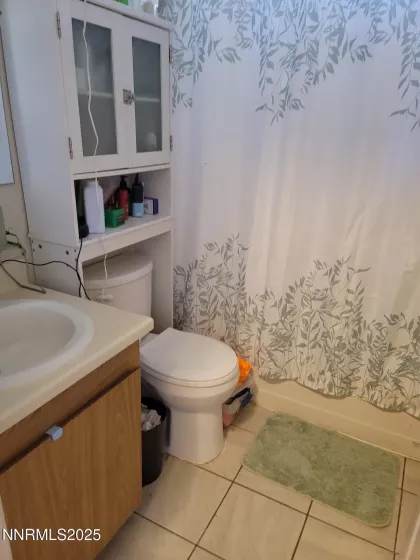135 Curry, Fernley, Nevada 89408, ,Residential Income,Residential,Curry,250050291