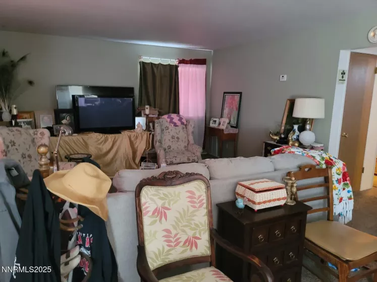135 Curry, Fernley, Nevada 89408, ,Residential Income,Residential,Curry,250050291