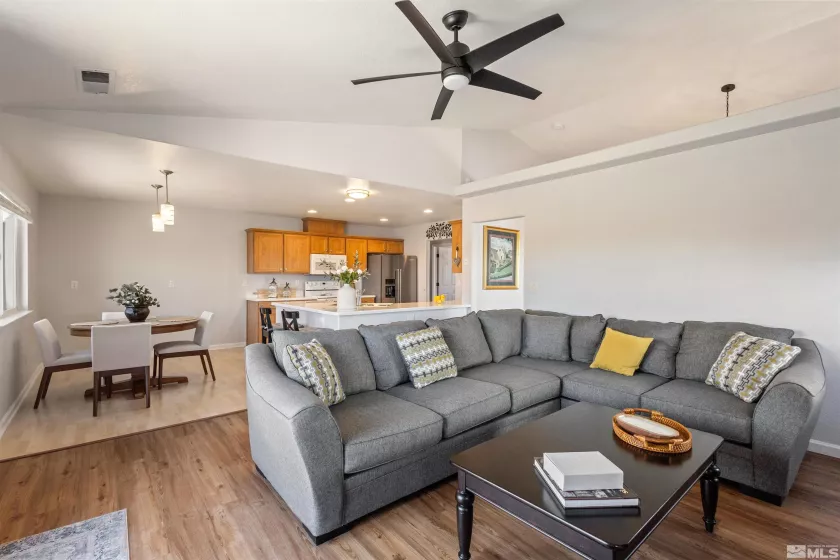 9834 Suncrest, Reno, Nevada 89506, 4 Bedrooms Bedrooms, ,2 BathroomsBathrooms,Residential,Residential,Suncrest,250003129