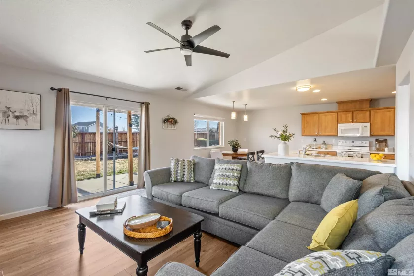 9834 Suncrest, Reno, Nevada 89506, 4 Bedrooms Bedrooms, ,2 BathroomsBathrooms,Residential,Residential,Suncrest,250003129