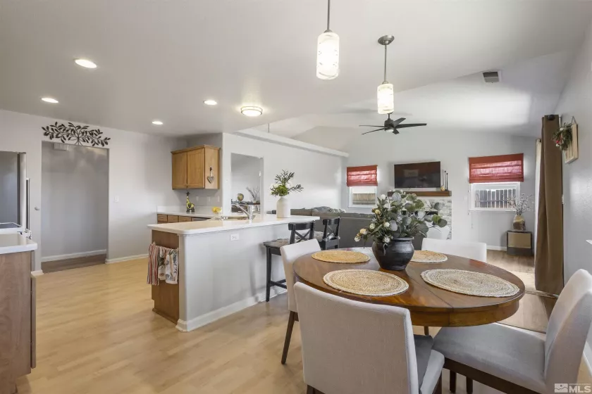 9834 Suncrest, Reno, Nevada 89506, 4 Bedrooms Bedrooms, ,2 BathroomsBathrooms,Residential,Residential,Suncrest,250003129