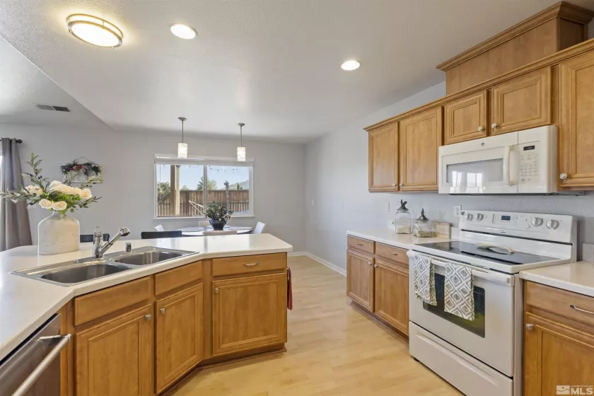 9834 Suncrest, Reno, Nevada 89506, 4 Bedrooms Bedrooms, ,2 BathroomsBathrooms,Residential,Residential,Suncrest,250003129