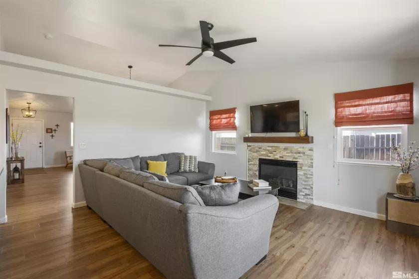 9834 Suncrest, Reno, Nevada 89506, 4 Bedrooms Bedrooms, ,2 BathroomsBathrooms,Residential,Residential,Suncrest,250003129