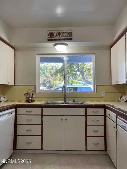 2485 Riviera, Reno, Nevada 89509, 3 Bedrooms Bedrooms, ,2 BathroomsBathrooms,Residential,Residential,Riviera,250050363