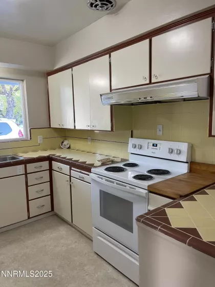 2485 Riviera, Reno, Nevada 89509, 3 Bedrooms Bedrooms, ,2 BathroomsBathrooms,Residential,Residential,Riviera,250050363