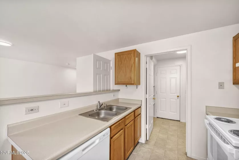 3932-3936 Village, Carson City, Nevada 89701, ,Residential Income,Residential,Village,250050375