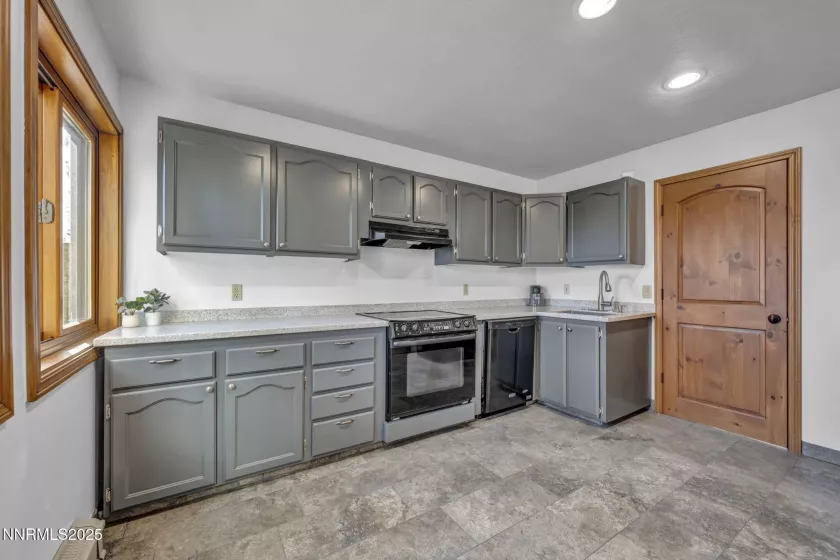517 Driver, Incline Village, Nevada 89451, 6 Bedrooms Bedrooms, ,5 BathroomsBathrooms,Residential,Residential,Driver,250050376