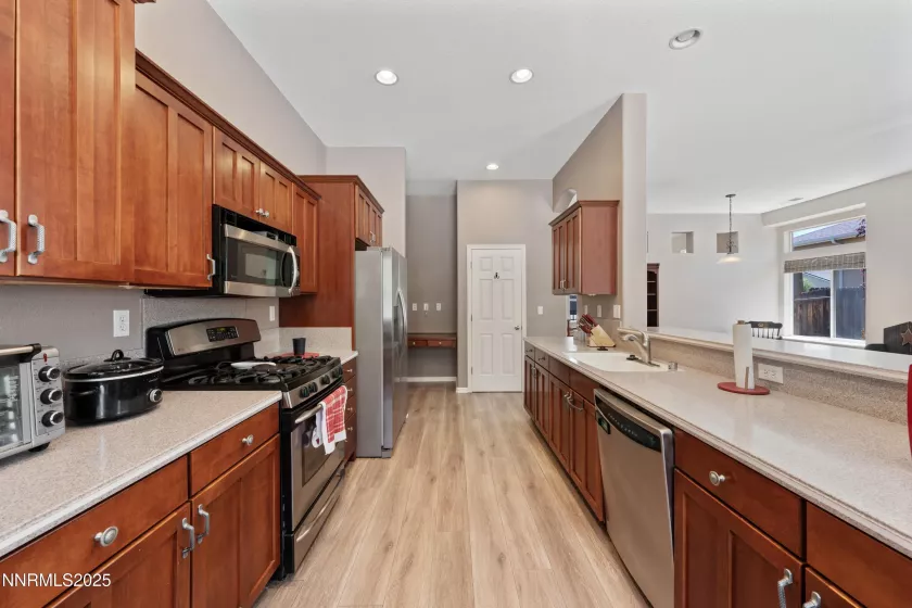 17745 Thunder River, Reno, Nevada 89508, 4 Bedrooms Bedrooms, ,2 BathroomsBathrooms,Residential,Residential,Thunder River,250050377