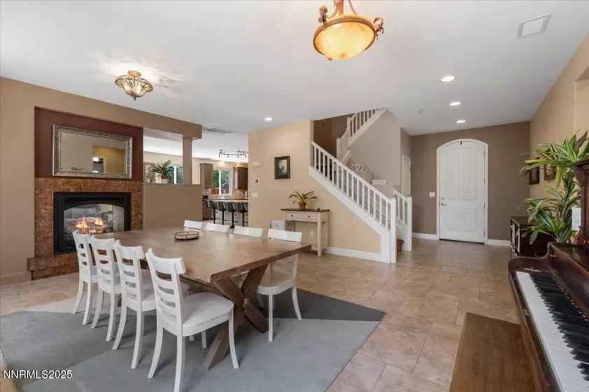 400 Sondrio, Reno, Nevada 89521, 5 Bedrooms Bedrooms, ,3 BathroomsBathrooms,Residential,Residential,Sondrio,250050380