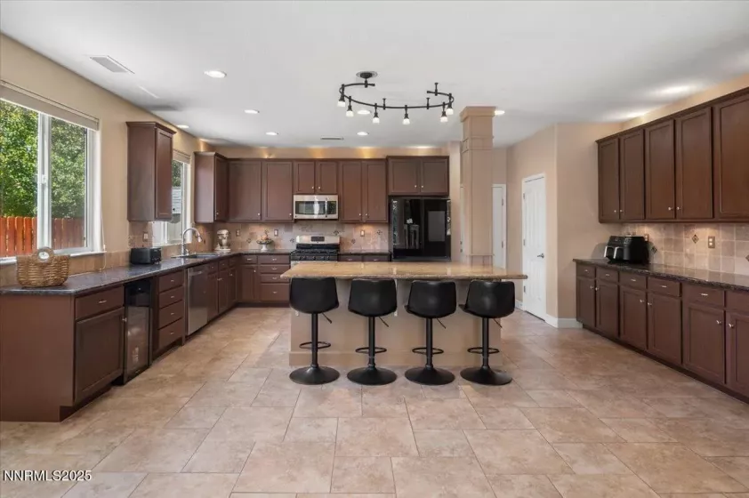 400 Sondrio, Reno, Nevada 89521, 5 Bedrooms Bedrooms, ,3 BathroomsBathrooms,Residential,Residential,Sondrio,250050380