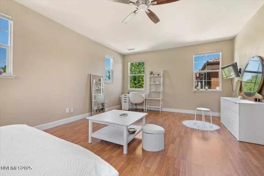 400 Sondrio, Reno, Nevada 89521, 5 Bedrooms Bedrooms, ,3 BathroomsBathrooms,Residential,Residential,Sondrio,250050380