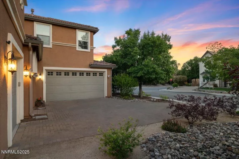 400 Sondrio, Reno, Nevada 89521, 5 Bedrooms Bedrooms, ,3 BathroomsBathrooms,Residential,Residential,Sondrio,250050380