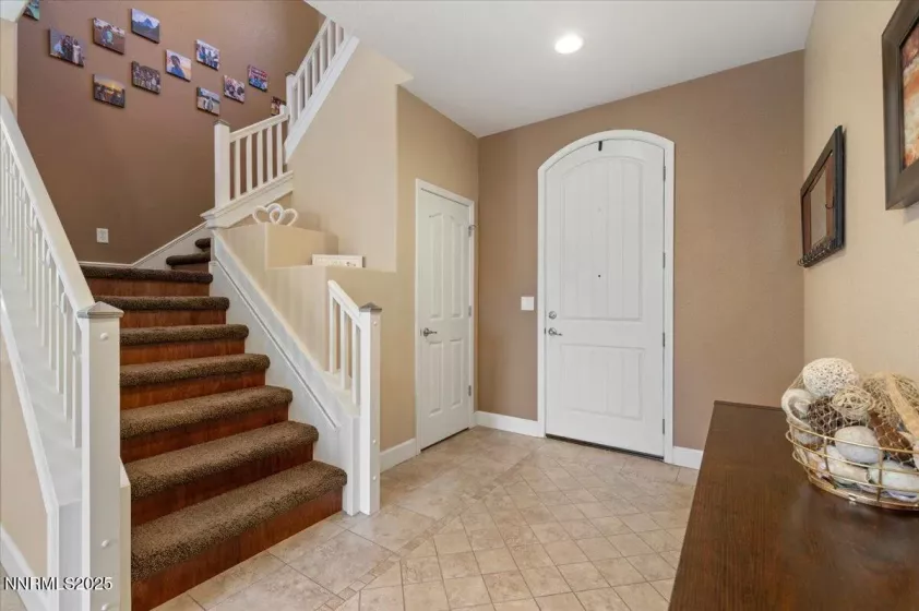 400 Sondrio, Reno, Nevada 89521, 5 Bedrooms Bedrooms, ,3 BathroomsBathrooms,Residential,Residential,Sondrio,250050380