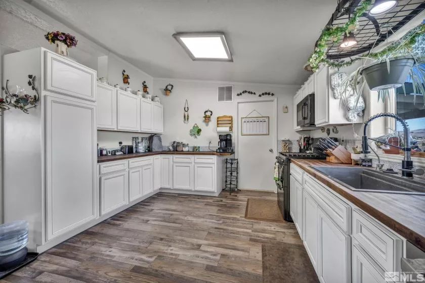 1575 Quince, Silver Springs, Nevada 89429, 6 Bedrooms Bedrooms, ,3 BathroomsBathrooms,Residential,Residential,Quince,250004278