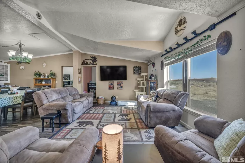 1575 Quince, Silver Springs, Nevada 89429, 6 Bedrooms Bedrooms, ,3 BathroomsBathrooms,Residential,Residential,Quince,250004278