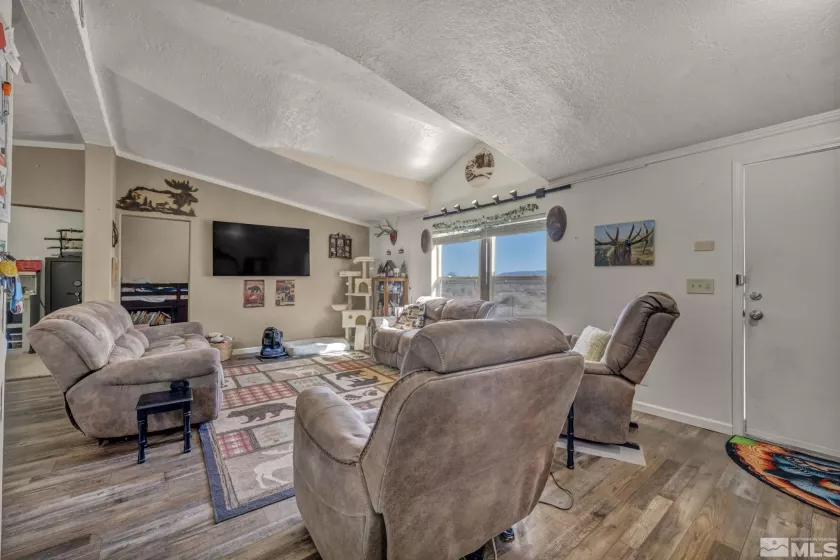 1575 Quince, Silver Springs, Nevada 89429, 6 Bedrooms Bedrooms, ,3 BathroomsBathrooms,Residential,Residential,Quince,250004278