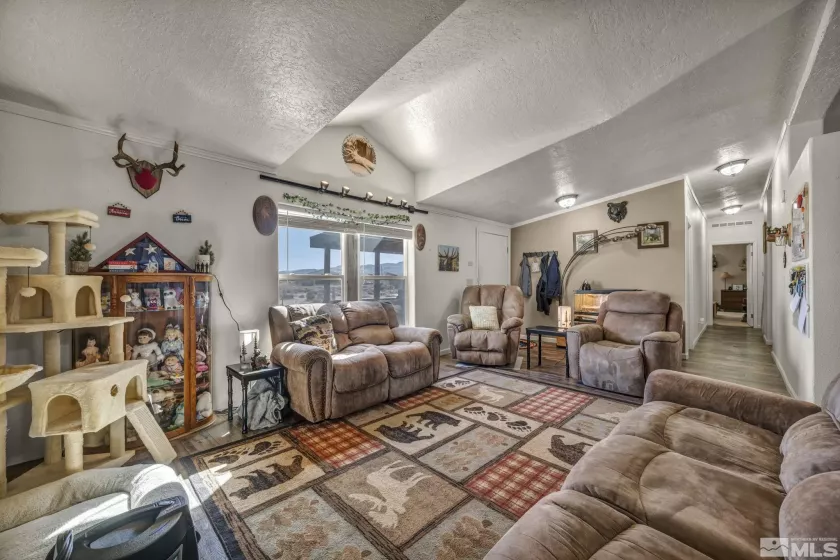 1575 Quince, Silver Springs, Nevada 89429, 6 Bedrooms Bedrooms, ,3 BathroomsBathrooms,Residential,Residential,Quince,250004278