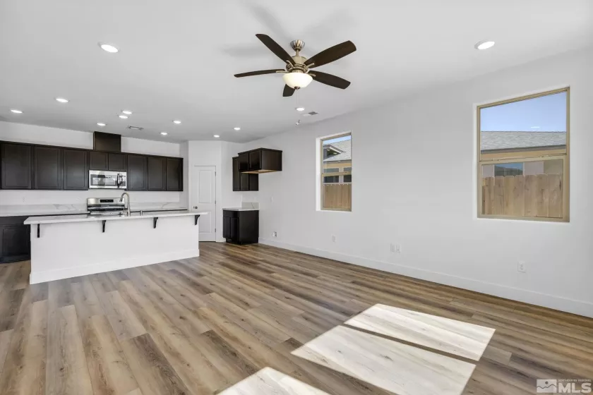 401 Solaris, Carson City, Nevada 89705, 3 Bedrooms Bedrooms, ,2 BathroomsBathrooms,Residential,Residential,Solaris,250001161