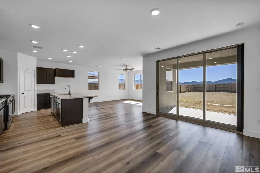 401 Solaris, Carson City, Nevada 89705, 3 Bedrooms Bedrooms, ,2 BathroomsBathrooms,Residential,Residential,Solaris,250001161