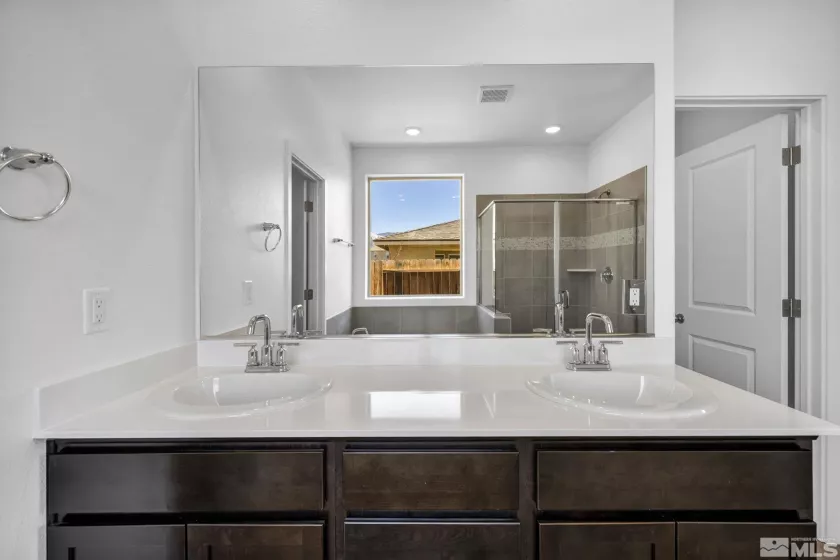 401 Solaris, Carson City, Nevada 89705, 3 Bedrooms Bedrooms, ,2 BathroomsBathrooms,Residential,Residential,Solaris,250001161